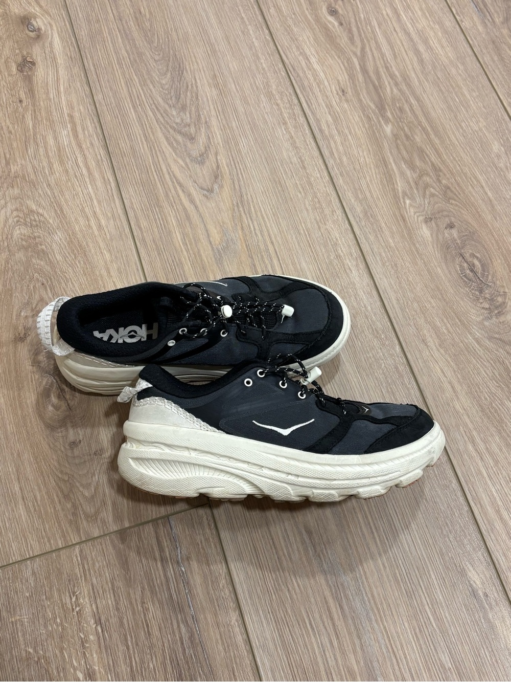Hoka Bondi B3 tennis shoes 8.5W / 7.5M